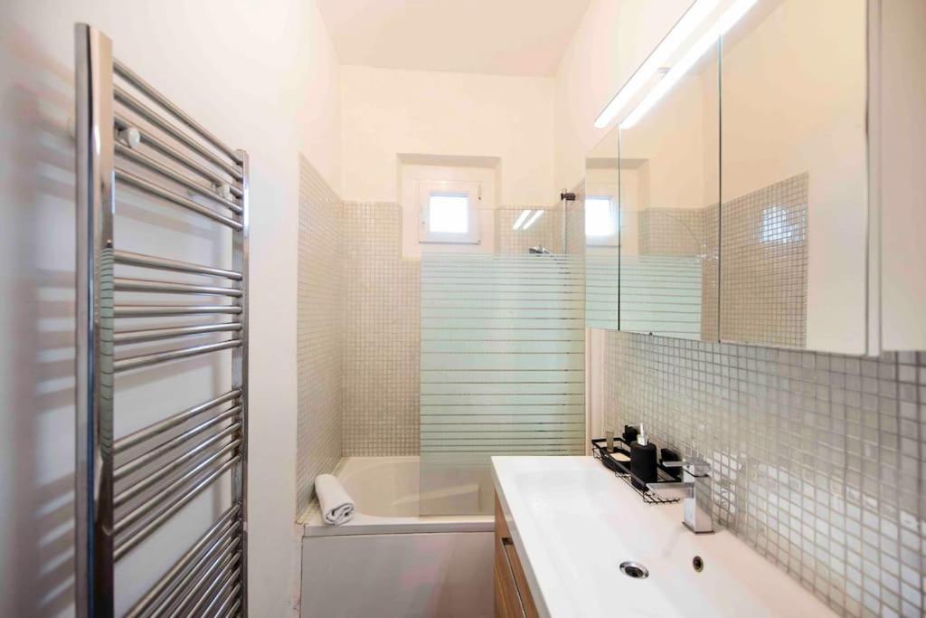 Jolie Maison Sur Orleans, Parking & Climatisation Esterno foto